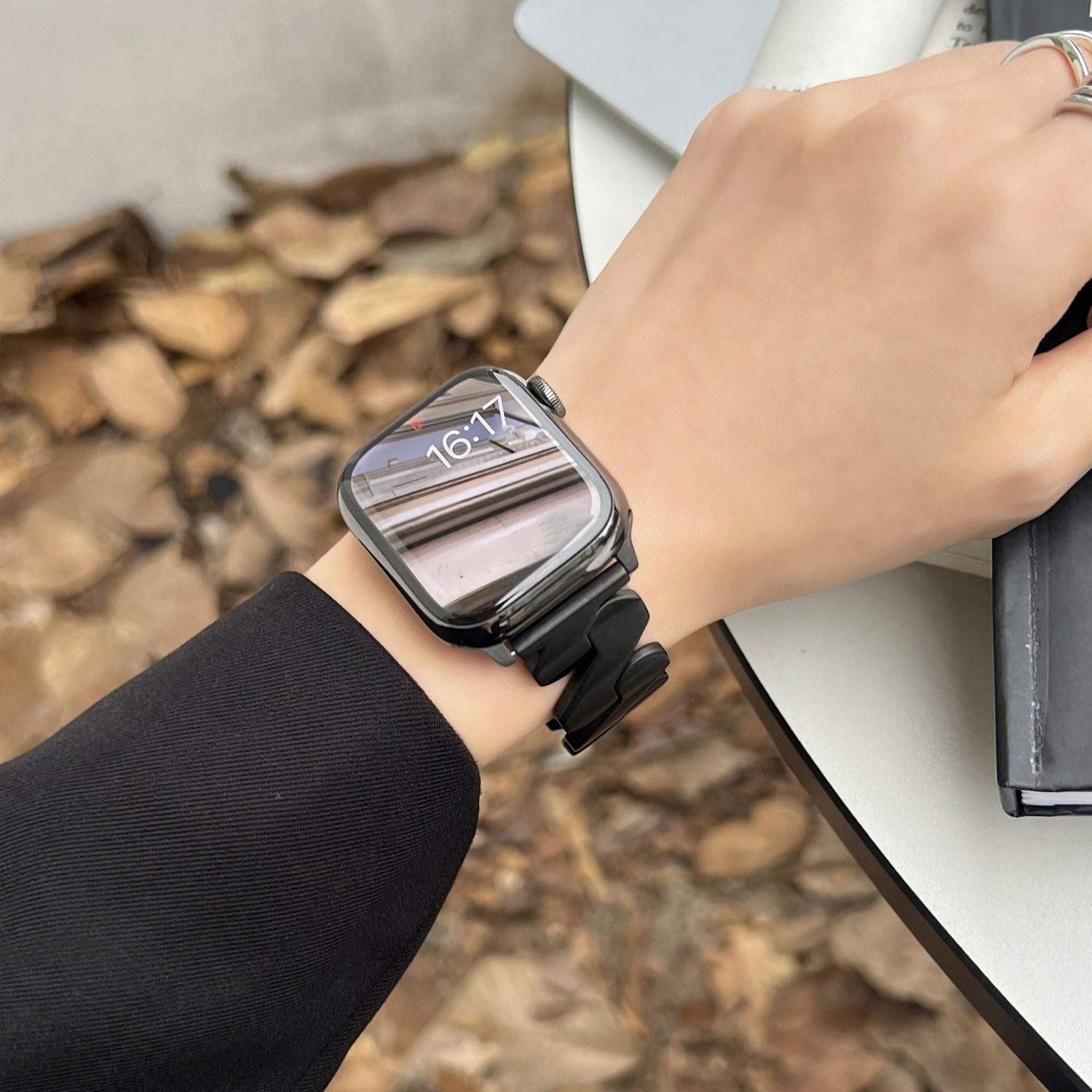 Mobius Metal Bracelet For Apple Watch