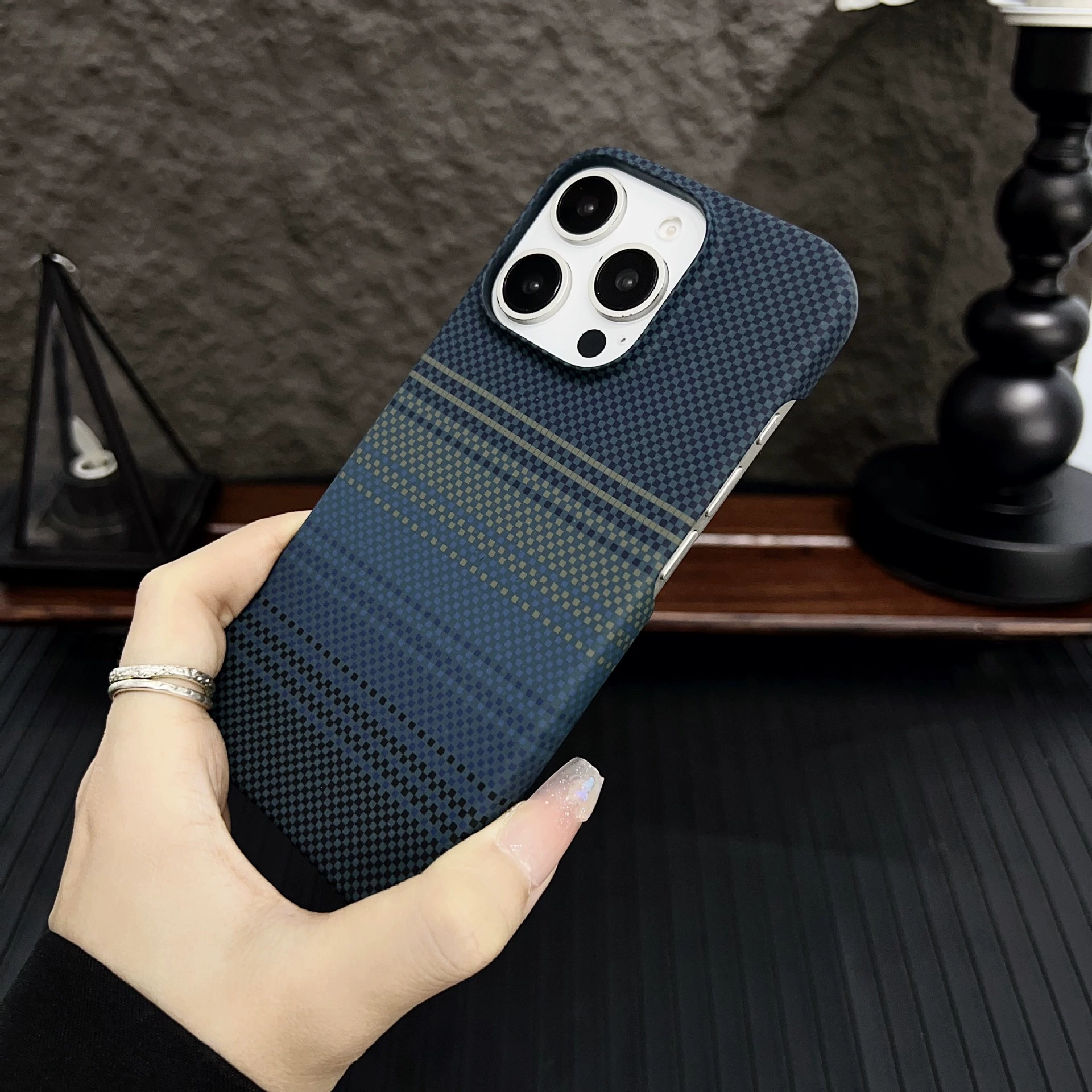 Magnetic Kevlar Carbon Fiber Pattern For iPhone 16Pro 15 Pro Max 14