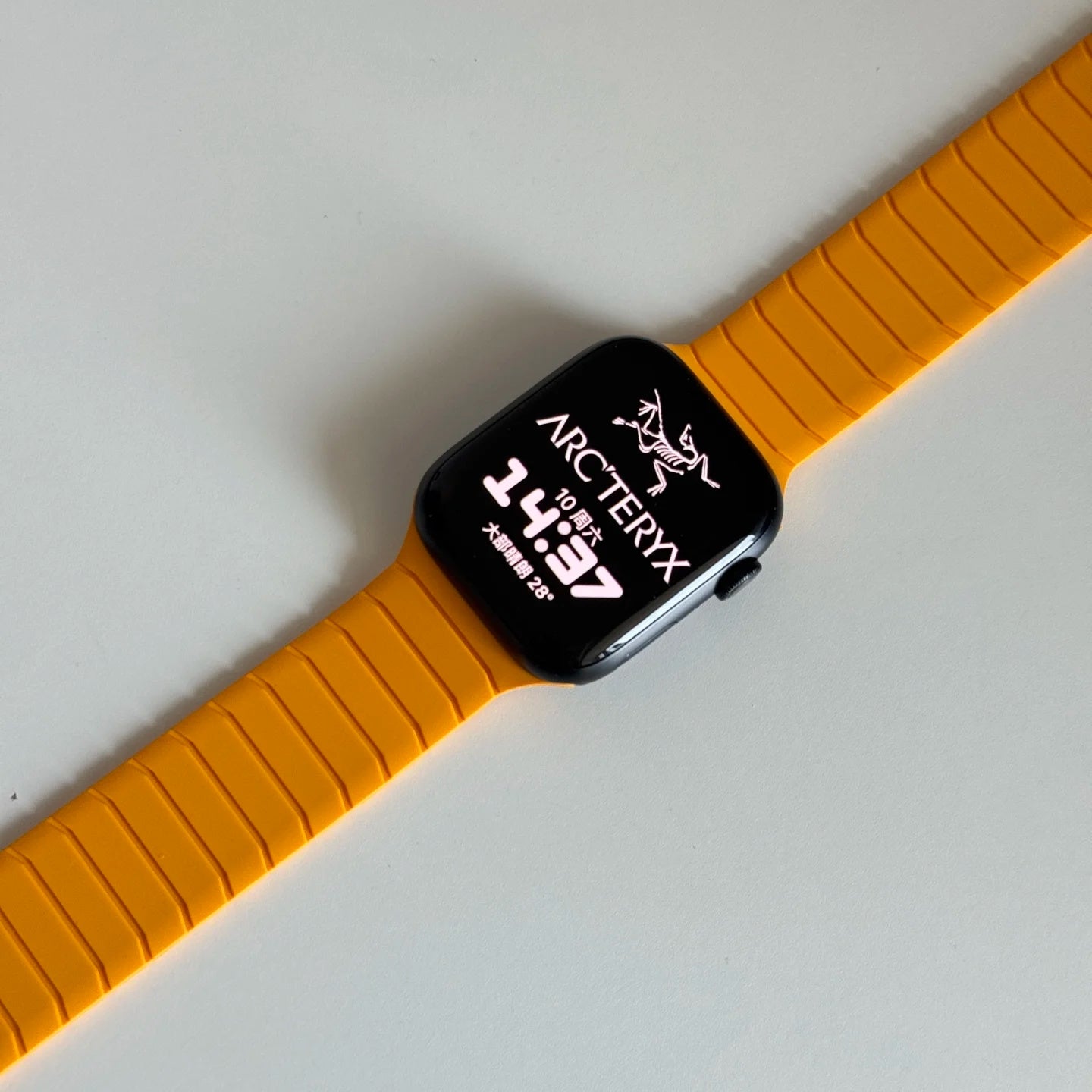 Tire tread magnetic strap for Apple Watch