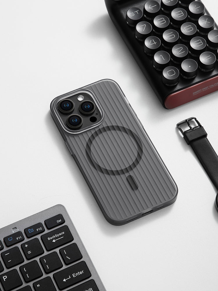 Skin-friendly Matte Translucent Iphone Case With MagSafe